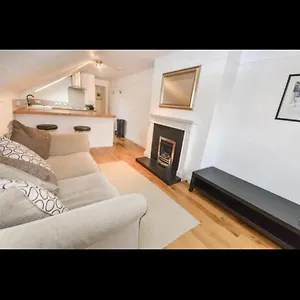 Floor Bishops Stortford Station Apartment